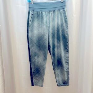 Athleta Nolita Slim Tapered Printed Crop Pant light green patterned size 12